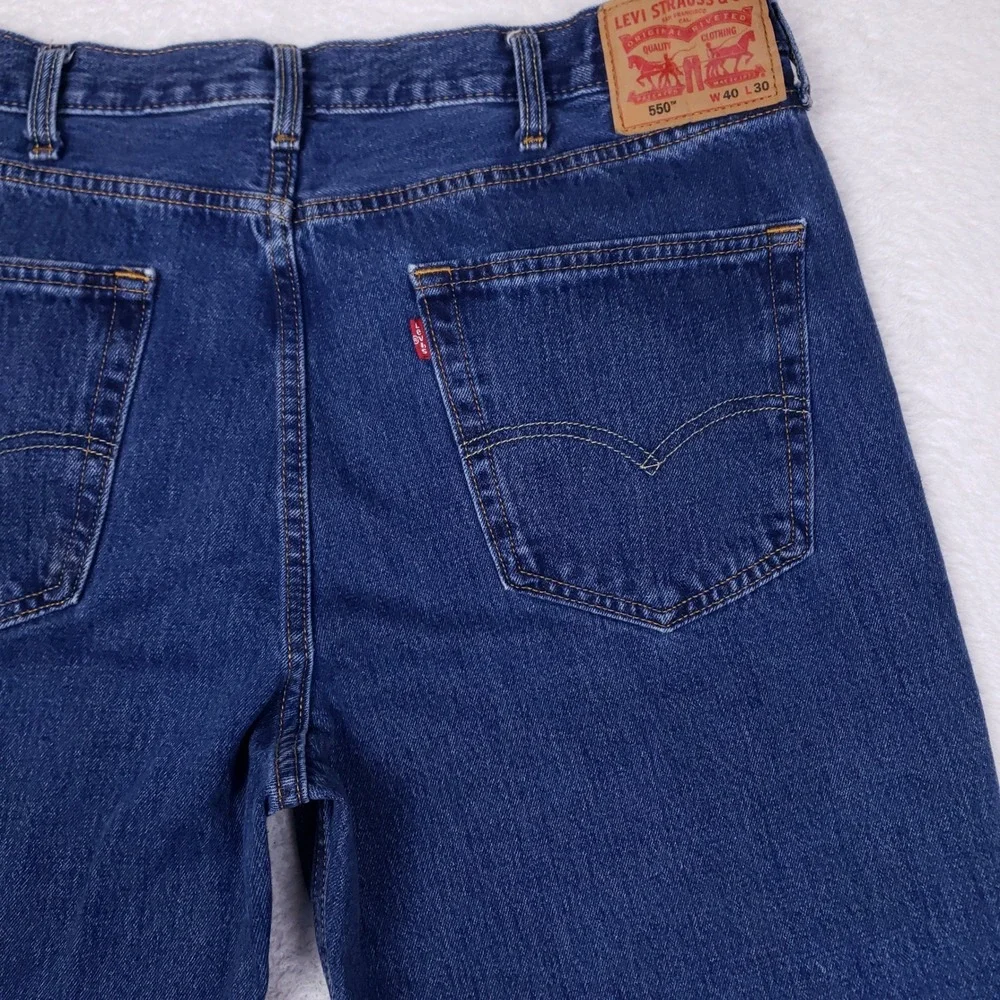 Levis 550 Relaxed Fit Blue Denim Jeans Mens 40x26* Medium Wash Tapered Leg